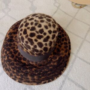 Chic Leopard Pattern Women's Hat